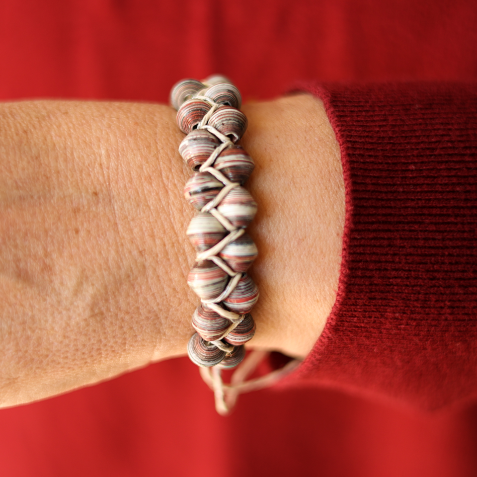 Zigzag Paper Bead Bracelet